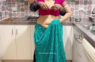Hira Indian Beauty gets naughty with married Indian gay blade in saree