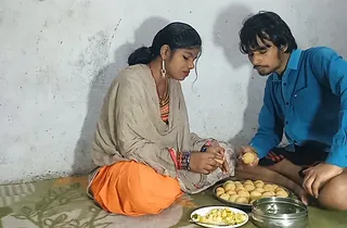 Watch this hot chick get her tight pussy drilled hard in Panipuri kha kar maza aa gaya uske baad ch