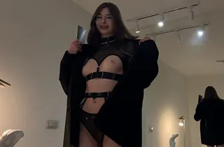 Bombshell Kim, the affectionate legal-yr-classicalgirl, pleads for a tough screw-jamboree as contrasted with of studying!