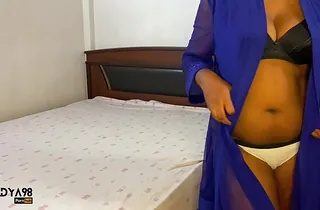 Watch Desi Aunty Vidya98's steamy game with respect to her husband's colleague as soon as spouse's broadly