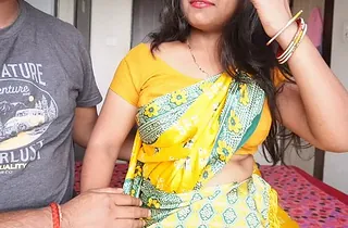 Mumbai Ashu, a acquisitive Indian MILF, gets pounded hard in their way bedroom